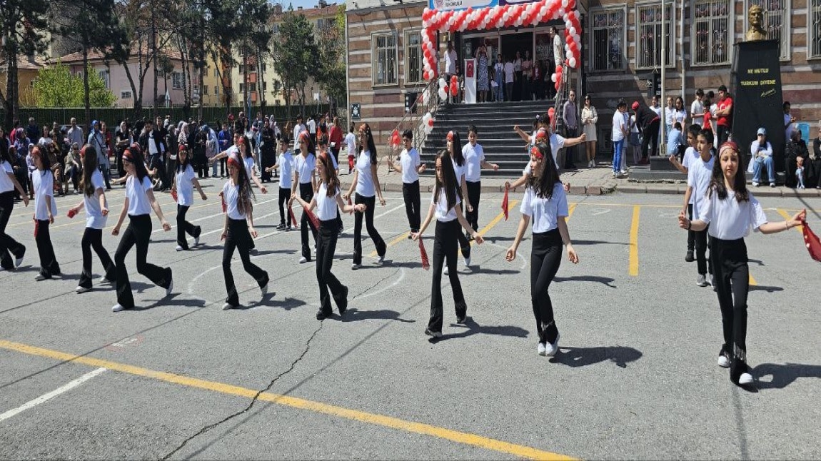 23 NİSAN ULUSAL EĞEMENLİK VE ÇOCUK BAYRAMI OKULUMUZDA ÇOŞKUYLA KUTLANDI